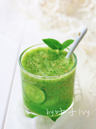 Summer Cucumber and Pear Juice