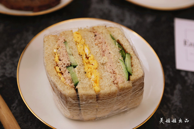 A Must for Healthy Weight Loss with Tuna Sandwiches recipe