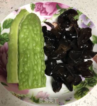 Cold Bitter Melon Black Fungus recipe