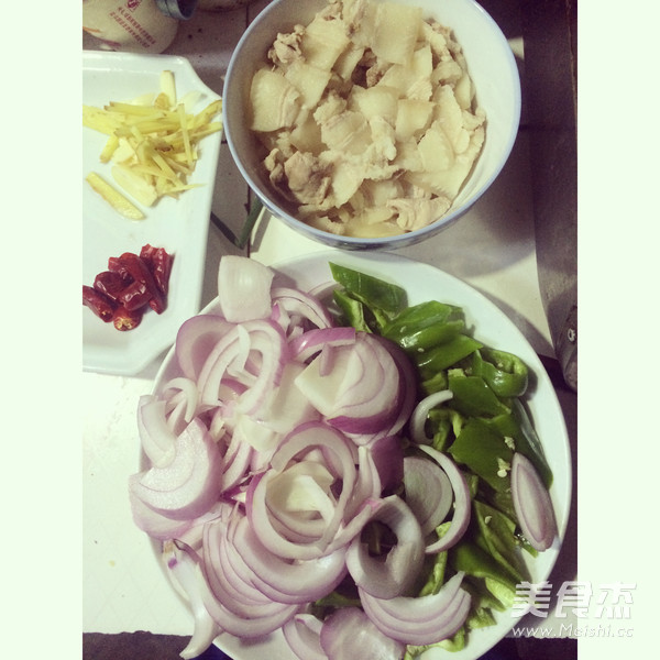 Twice-cooked Pork with Green Pepper and Onion recipe