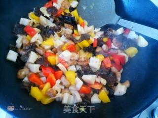 Diced Pork and Lotus Pond Stir-fry recipe