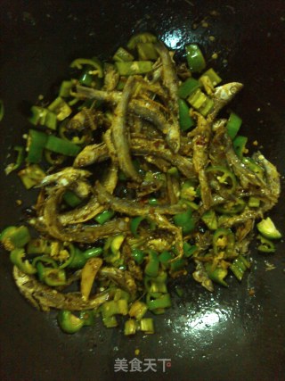 Dry Stir-fried Small Fish recipe