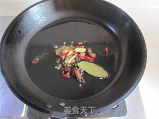 Grilled Pork Ribs with Fungus and Quail Eggs recipe