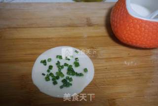 Skillfully Use Dumpling Wrappers to Make Scallion Pancakes recipe