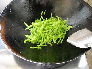 Stir-fried Shredded Pork with Water Spinach recipe