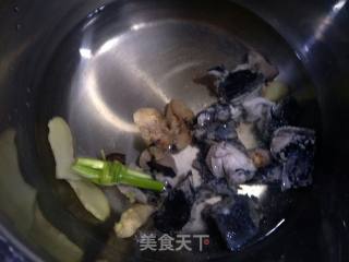 Black Chicken, Bamboo Fungus and Cordyceps Soup recipe