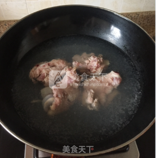 Walnut Lotus Seed Pork Bone Pot recipe