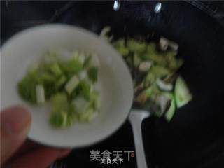 Mushroom Loofah Soup recipe