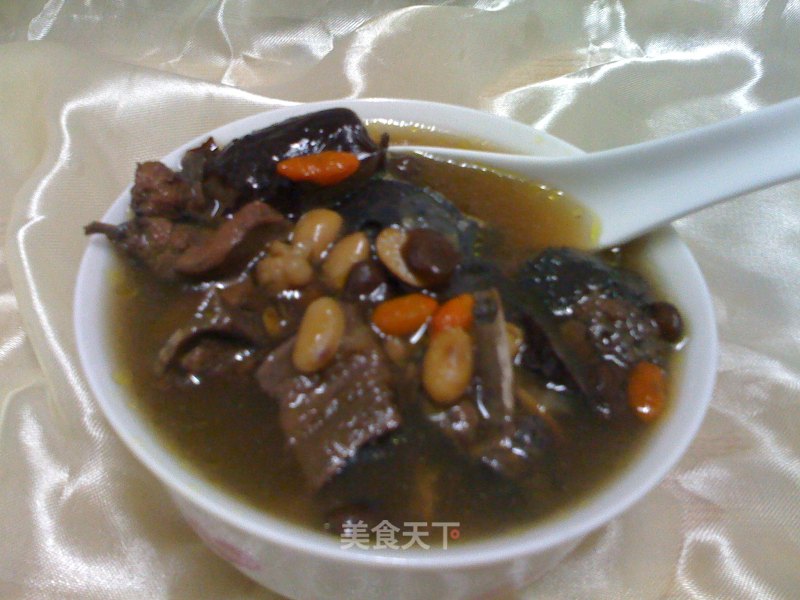 He Shou Wu Black Bean Black Chicken Soup recipe