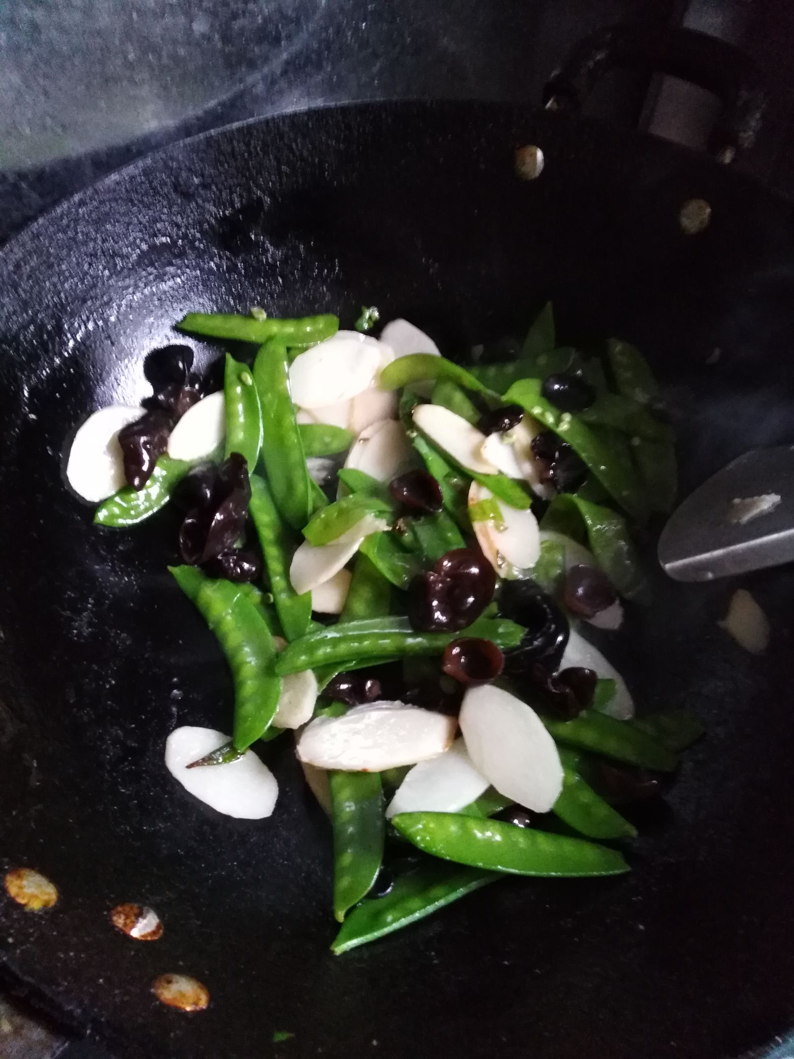 Yam Fungus Snow Peas recipe