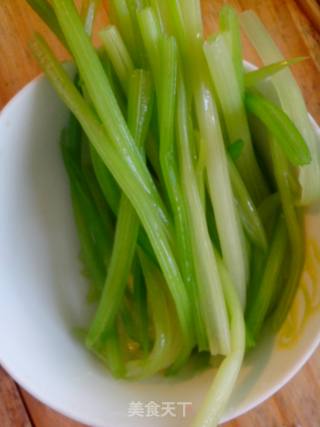 Celery Mixed with Tofu recipe