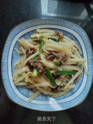 Stir-fried Beef with Carrot Sticks recipe