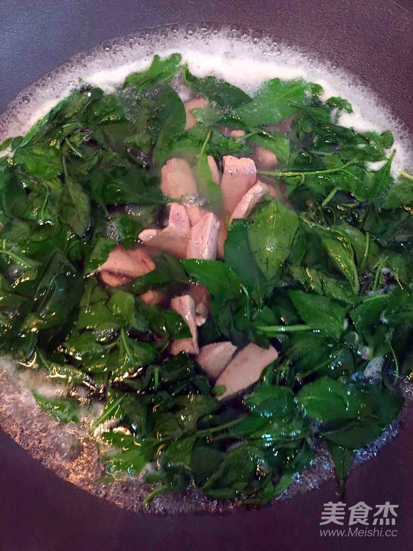 Wolfberry Leaf Pork Liver Soup recipe