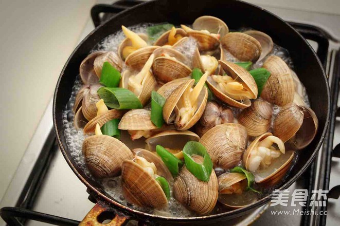 Wine Steamed Clams (fat Clam Version) recipe