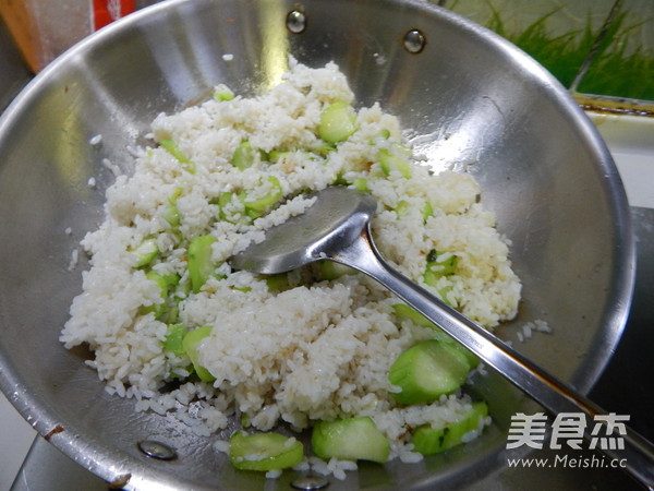 Loofah and Egg Fried Rice recipe
