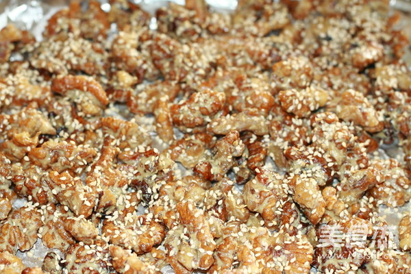 Creamy Amber Walnut recipe