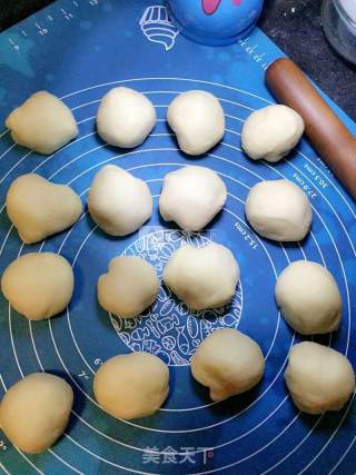 Cute Squeezed Buns recipe