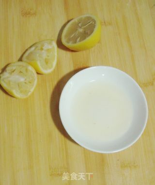 Two Kinds of Raw Materials are Simply Seasoned to Bring A Distinctive Sweet and Sour Taste-----lime-flavored Radish Shreds recipe