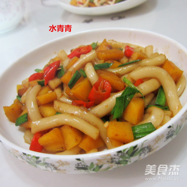Diced Pumpkin Fried Noodles recipe