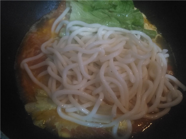 Tomato and Egg Udon Noodles recipe