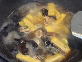 A Pot of Fresh Sea Cucumbers recipe