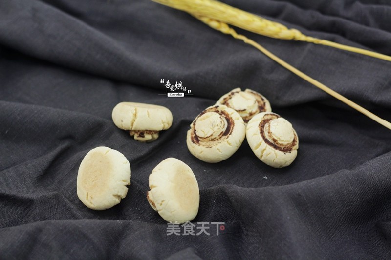 Small and Exquisite Mushroom Biscuits, All Crispy and Fragrant recipe