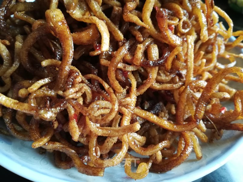 Spicy and Spicy Dried Shreds Made with Chopsticks recipe