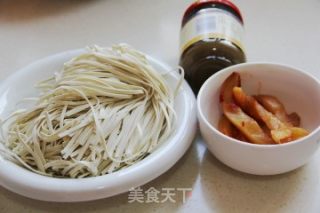 Hot Noodles with Sesame Paste recipe