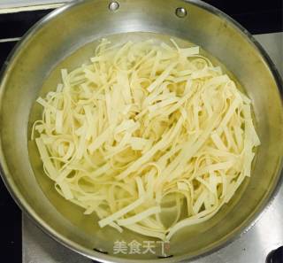 Stir-fried Chives with Tofu Skin recipe