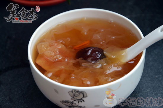 White Fungus, Saponified Rice, Red Dates and Pear Soup recipe