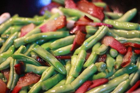 Braised Noodles with Beans recipe