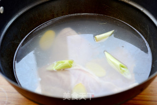 Cold Noodles Can Also be Eaten with Ice and Fire-hot and Sour Chicken Noodles recipe