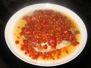 [hunan Cuisine] Fish Head with Chopped Pepper recipe