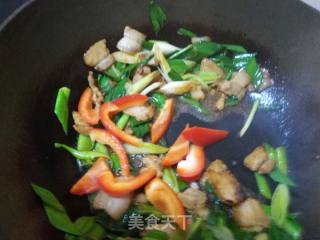 Stir-fried Pork Belly with Garlic Sprouts recipe