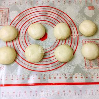 #aca烤明星大赛# Uniquely Shaped Coconut Bread with Leaves recipe