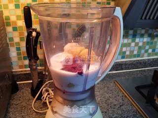 Nutritional Milkshake Two Flavors recipe