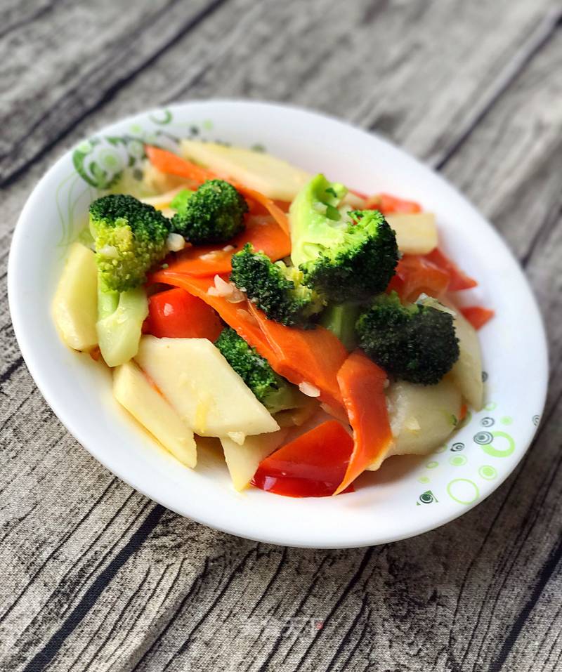 Vegetarian Stir-fried Seasonal Vegetables