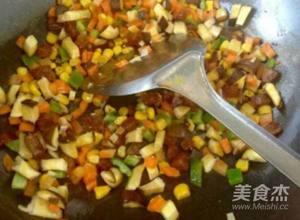 Assorted Fried Rice with Egg Yolk recipe