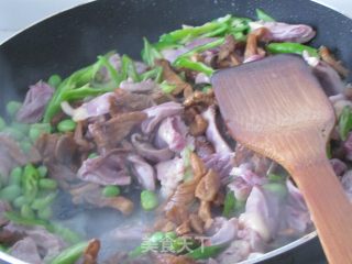 Stir-fried Chicken Hearts with Orchid Mushroom recipe