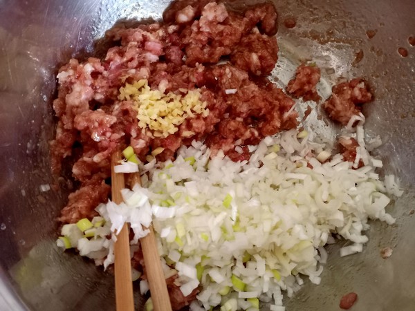 Fennel Meat Fried Buns recipe