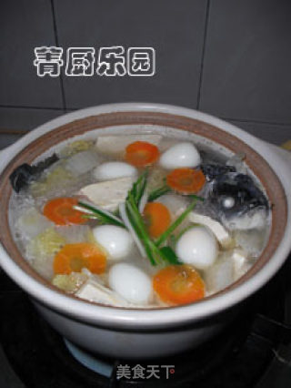 Assorted Crucian Carp Soup in Casserole recipe