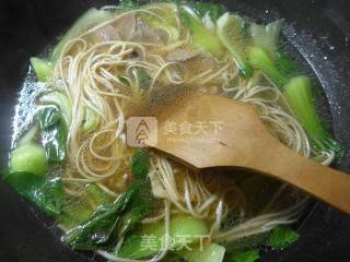 Green Vegetable Beef Soba Noodles recipe