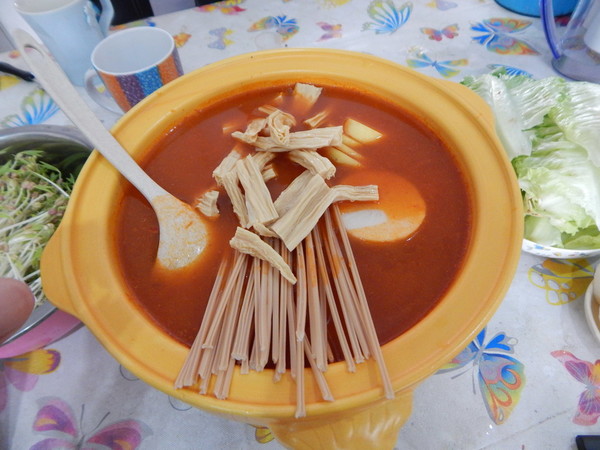 Tomato Pork Ribs Hot Pot recipe