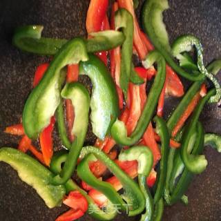 Stir-fried Vegetarian Chicken with Green and Red Peppers recipe