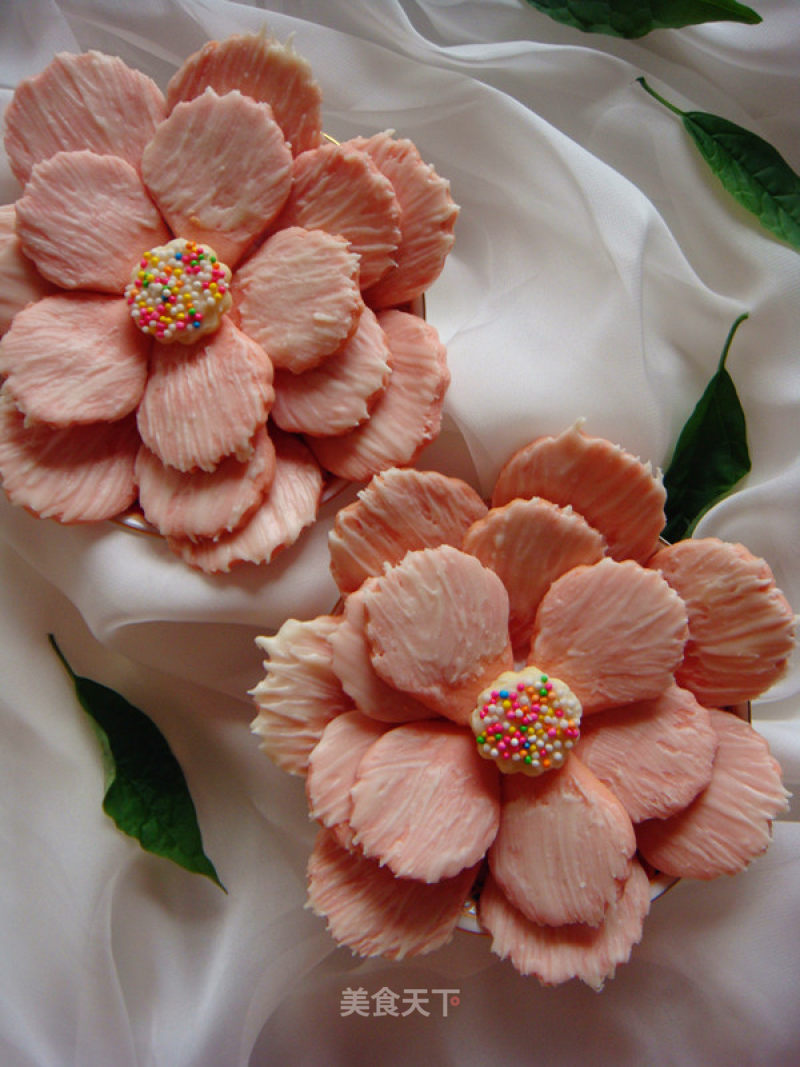 #柏翠大赛#the Petal Story of Three-dimensional Flower Biscuit