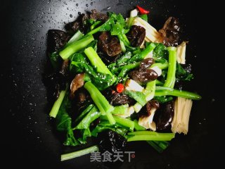 Stir-fried Vegetable Core with Black Fungus and Yuba recipe