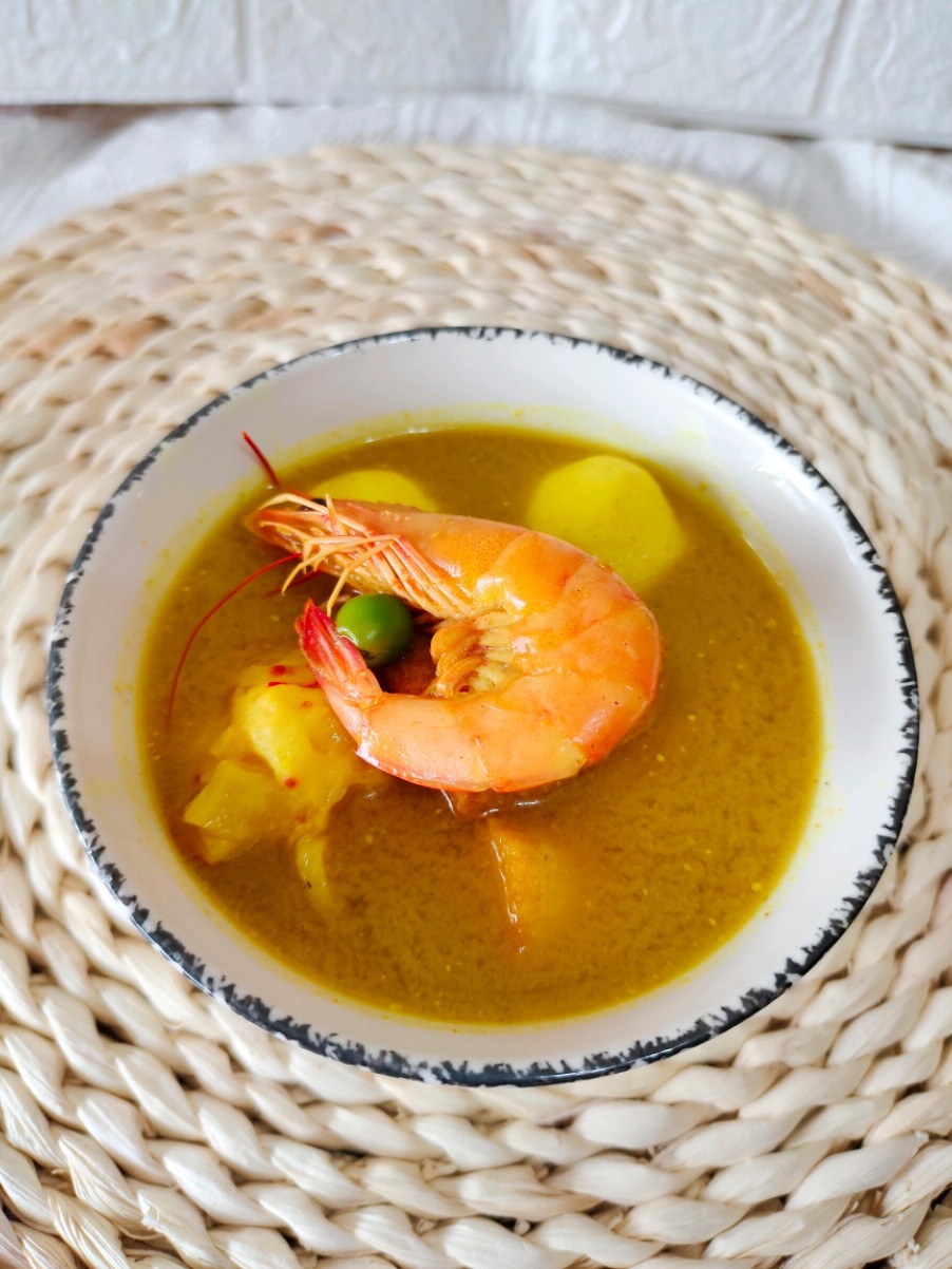 Curry Seafood Meatball Soup
