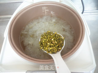 Lily Green Bean White Fungus Soup recipe