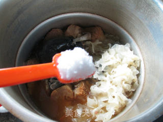 Hericium and White Fungus Black Chicken Soup recipe