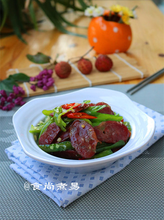 Stir-fried Sausage with Hang Pepper recipe